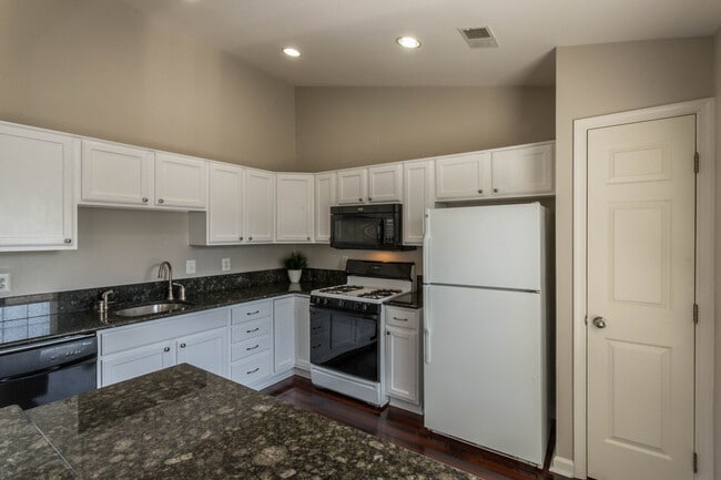 Photo - 7507 Snowpea Ct Unidad M