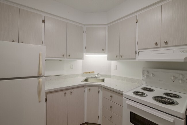 Building Photo - 2285 Rue St Mathieu Unit 1101