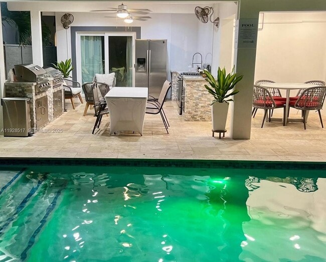 Building Photo - 3675 SW 26th St