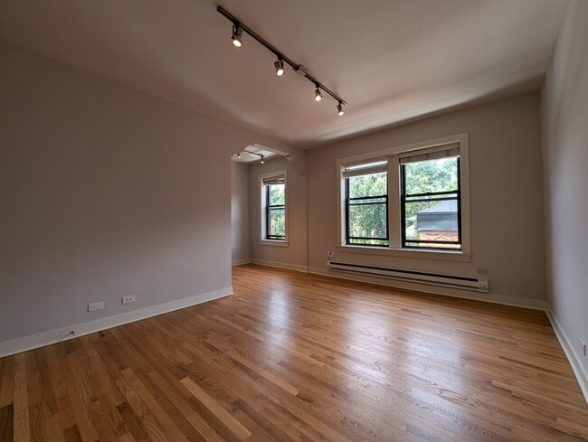 Building Photo - 2430 N Kedzie Blvd Unit 108