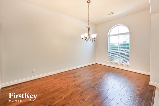 Photo - 18631 Minden Oaks Dr