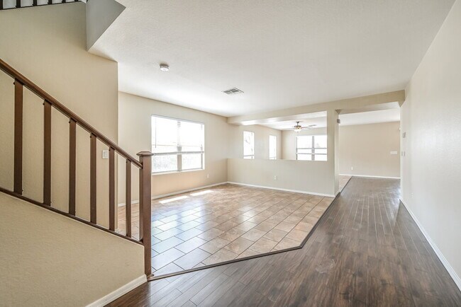 15331 W Cameron Cir