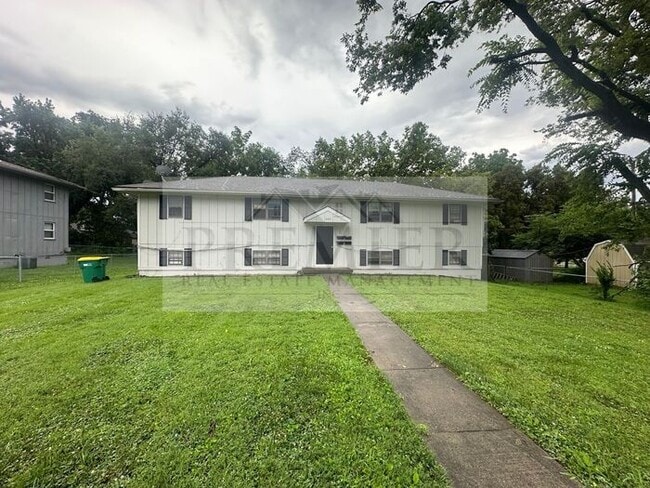 Building Photo - 240 W Kump Ave