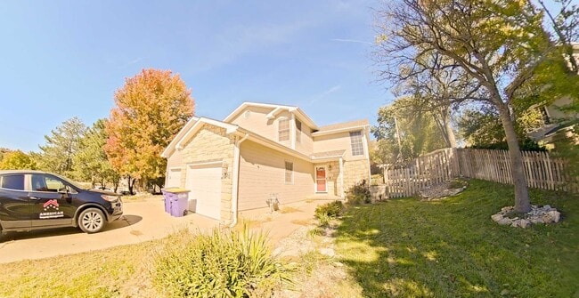 Photo - 3D Tour Available - Gorgeous West Side Home with Garage + Fenced in Back Yard! Available Now!