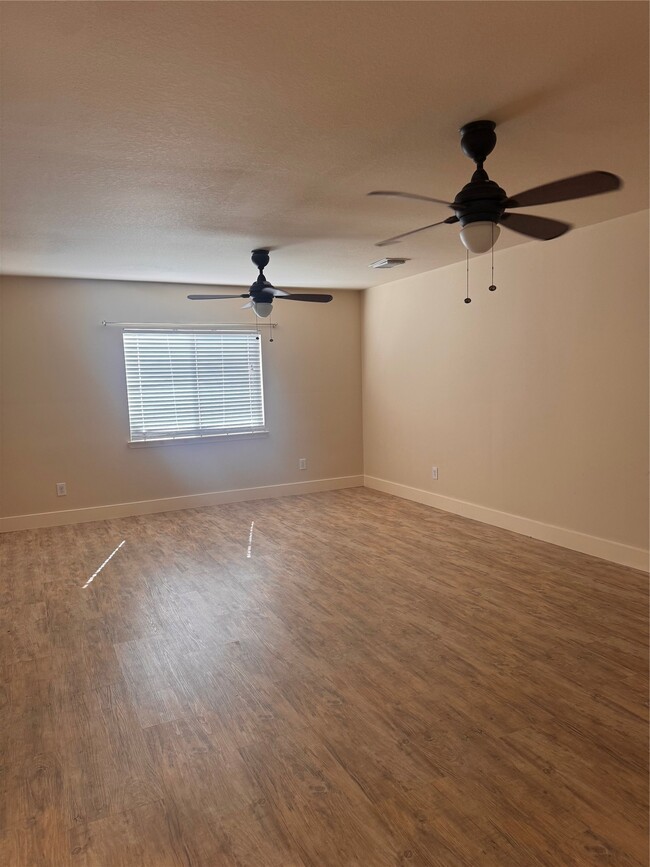 Photo - 6146 Settlers Lake Cir W