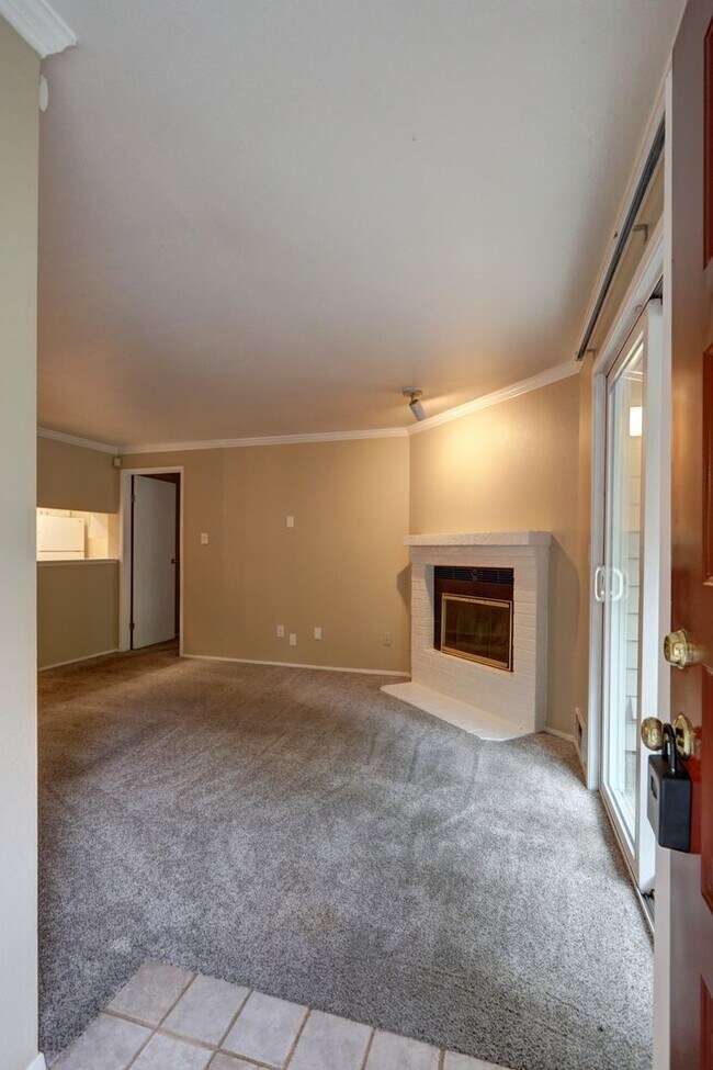 Photo - 2 Bedroom Ground Floor Condo in the Heart of Woodinville! Unit 103B