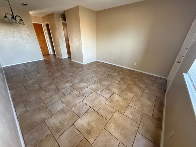 Photo - 2211 Cascade Dr Unit D