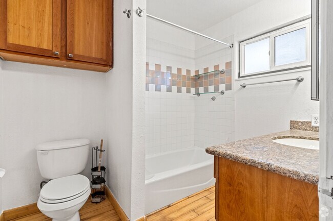 Building Photo - Cozy 1 Bedroom Condo by the Pool Looking f...