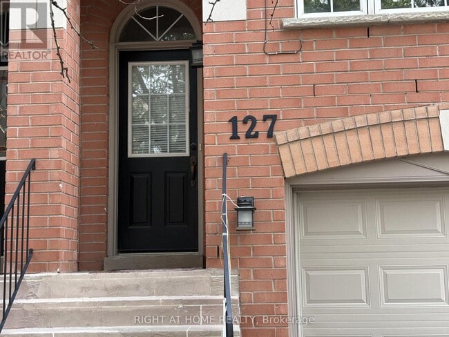Photo - 5030 Heatherleigh Ave