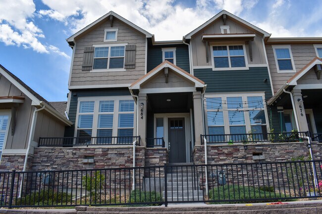 Photo - 684 Mason St