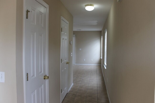 Photo - Four Bedroom Town Home with Two Car Garage in University Park-Renovated!