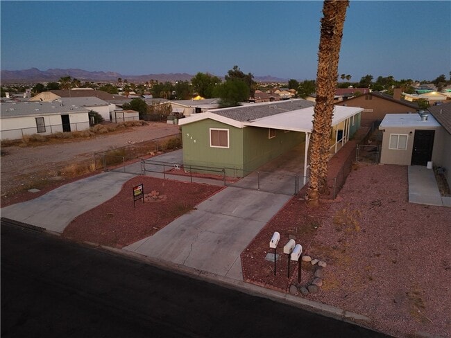 546 Roadrunner Dr