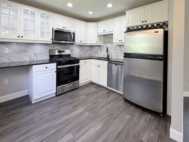 Photo - 2 bedroom in sought after Heritage Green Condo Association