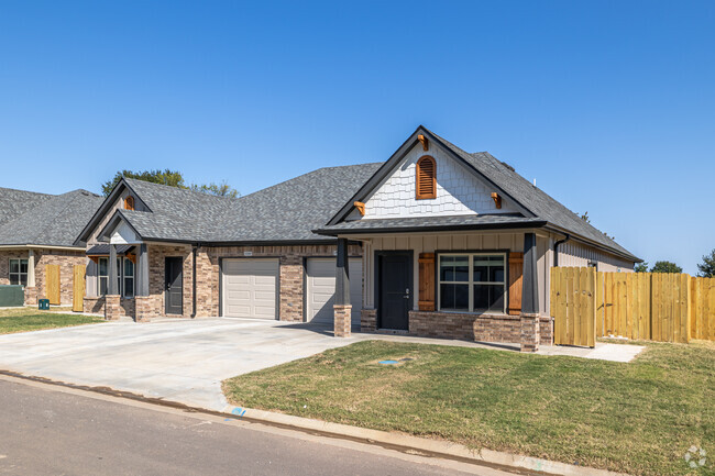 Building Photo - The Village at Geren Road Rental