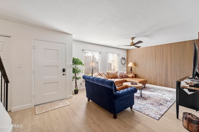 8107 E Vista Dr