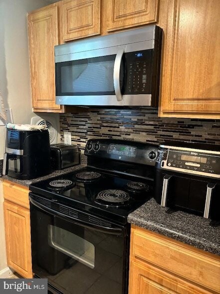 Photo - 419 Ashleaf Ave