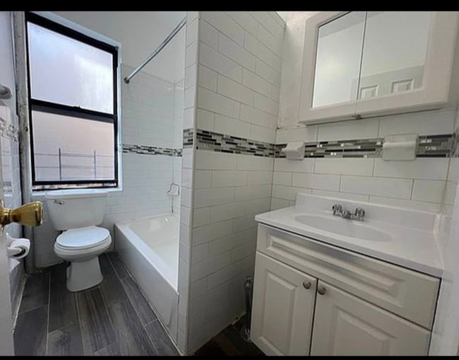 9 Abner St Unidad 2nd fl
