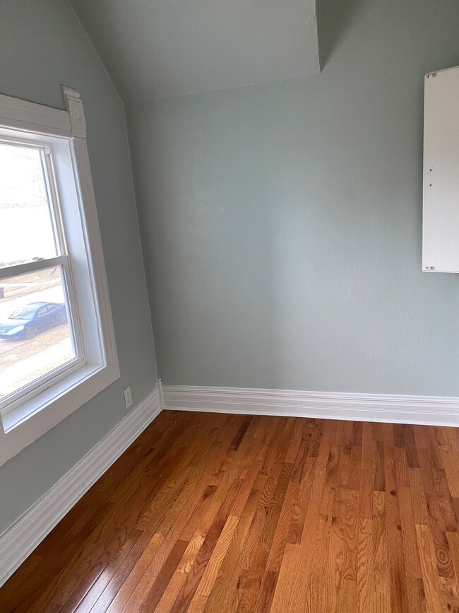Building Photo - 1138 State St Rental