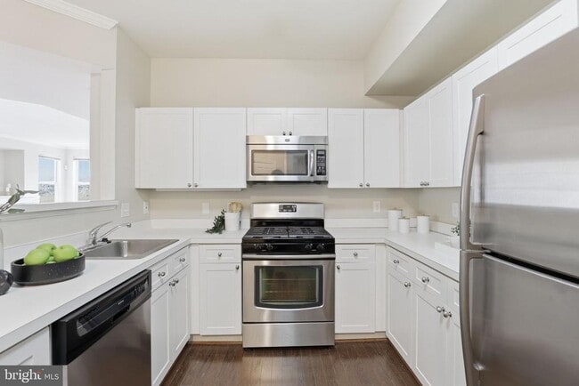 Photo - 1641 International Dr Unit 114