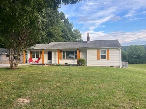 Building Photo - Ranch home on a country setting in Hardin ...