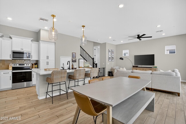 Photo - 1567 E Shannon St