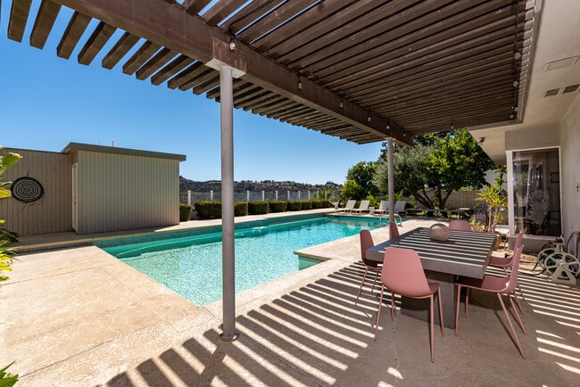 Amazing Setting - 11482 Dona Evita Dr Casa