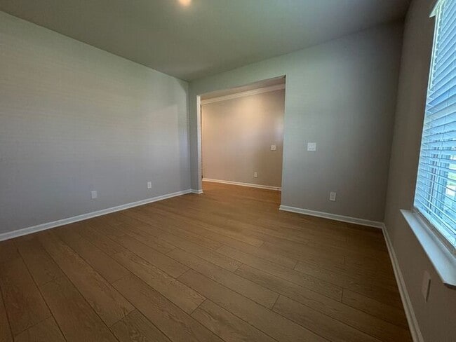Photo - Look and lease in Athens