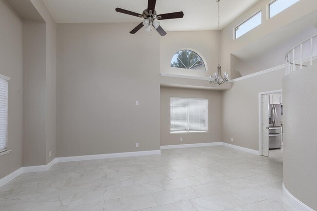 Photo - 953 E Buckhill Rd