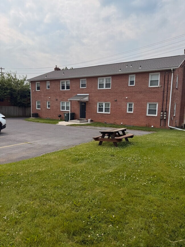 Photo - 338 S Jefferson St Unit Second Floor D