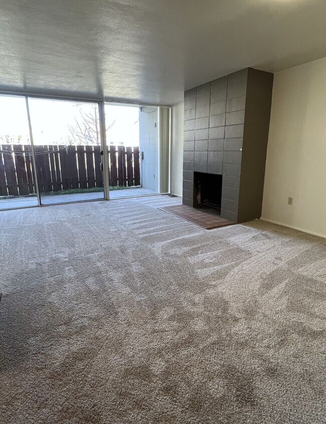 Photo - Executive Plaza