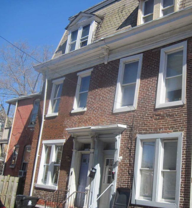 Building Photo - 1841 Susquehanna St Unit 2