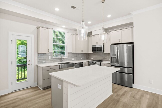 Photo - 3213 Zenith Ln