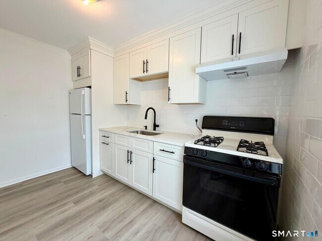 Photo - 18 Fairview Dr Unit 3