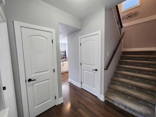 Photo - 1202 Bombardier Cres