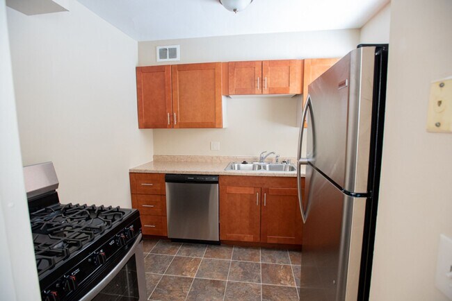 Photo - $1095 – 1 BR, 1 BA Apartment in Bayview - ...