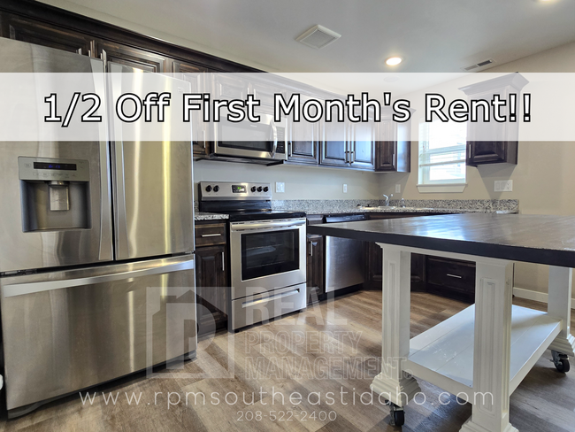Building Photo - Bright & Clean 3 Bedroom, 2.5 Bathroom Tow... Rental