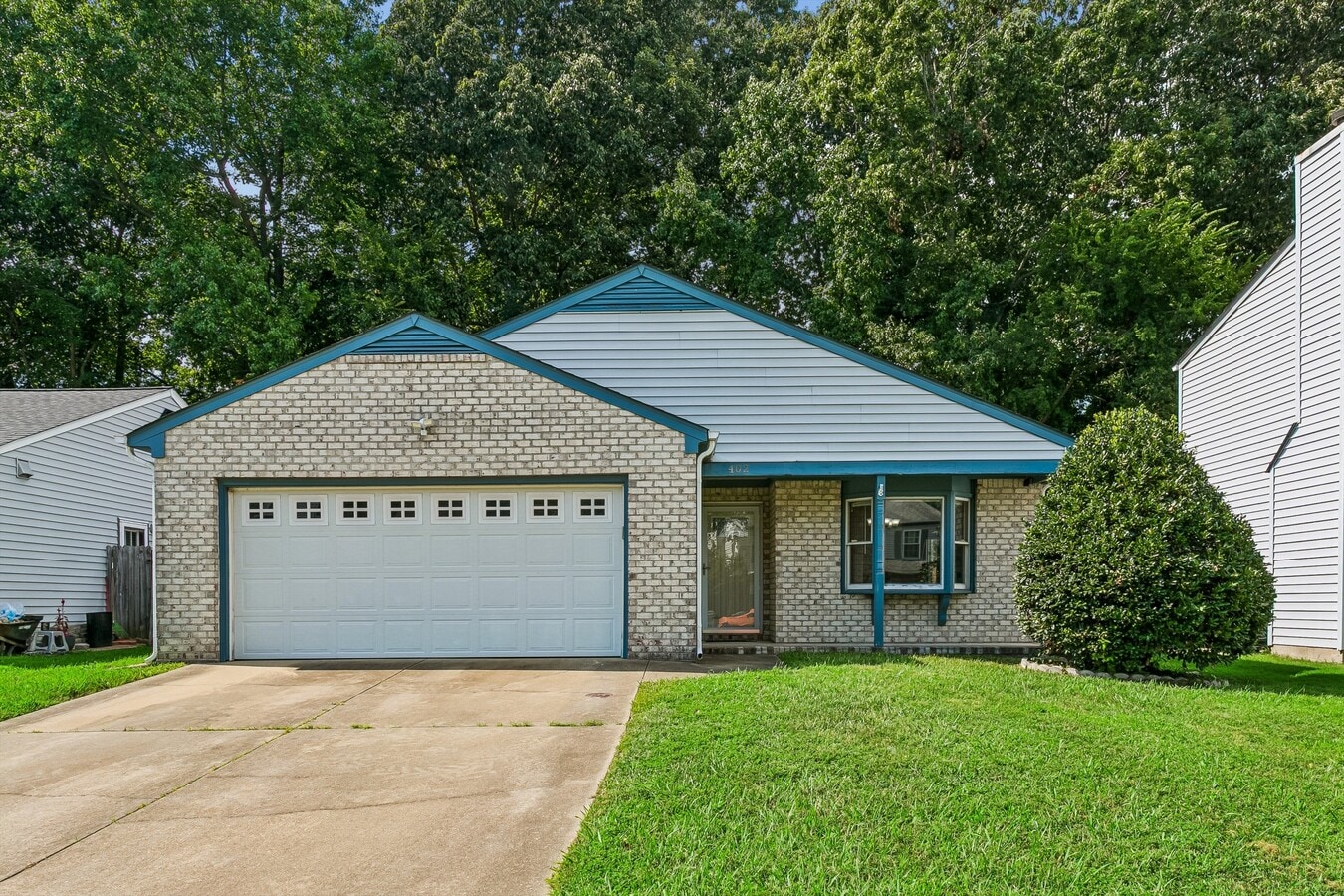 Photo - 402 Westview Dr