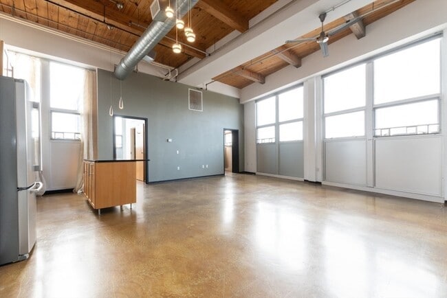 Photo - 118 Holmes St Unidad 405