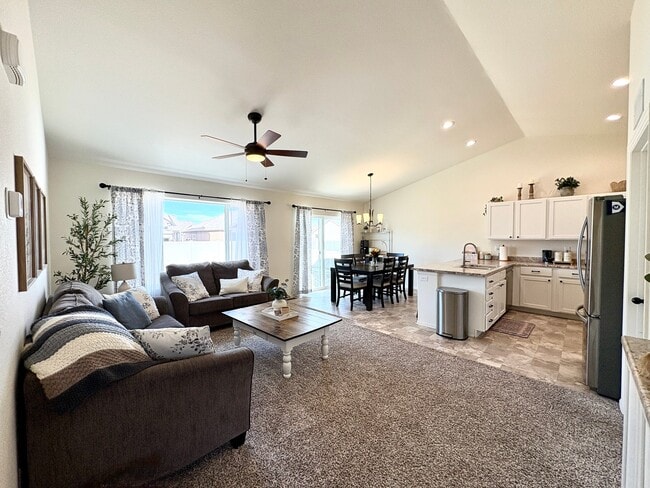 Photo - 916 Greenbrook Dr