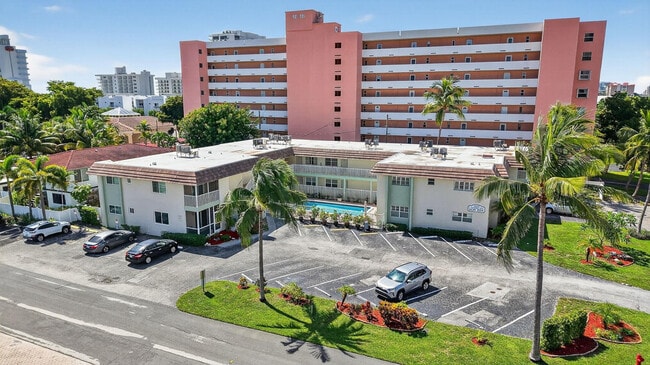 Photo - 1450 N Riverside Dr Unit 102