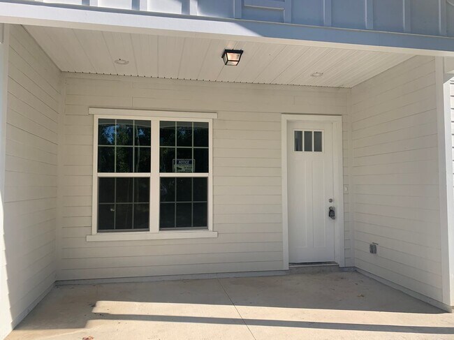 Photo - 5871 Collins Rd