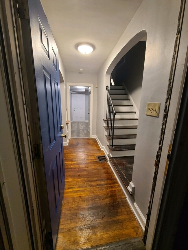 Photo - 1694 Bide A Wee Park Ave