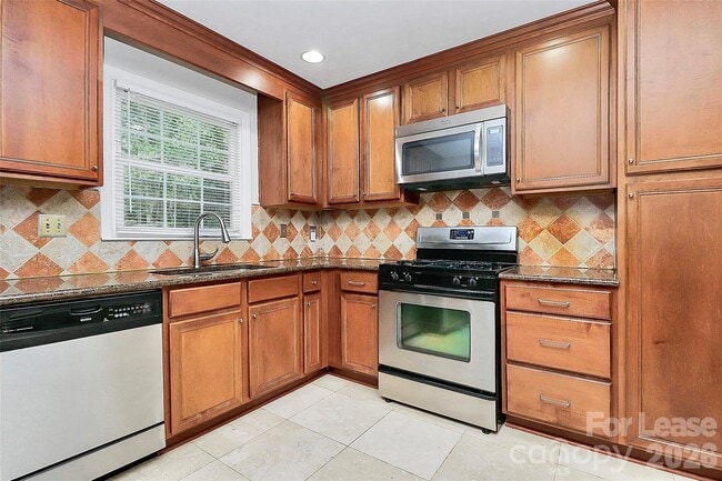 Photo - 6133 Colchester Pl