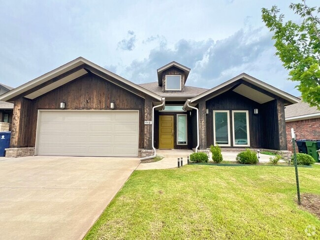 Building Photo - ?4 Bedroom Home plus Study Room! Yukon Sch...