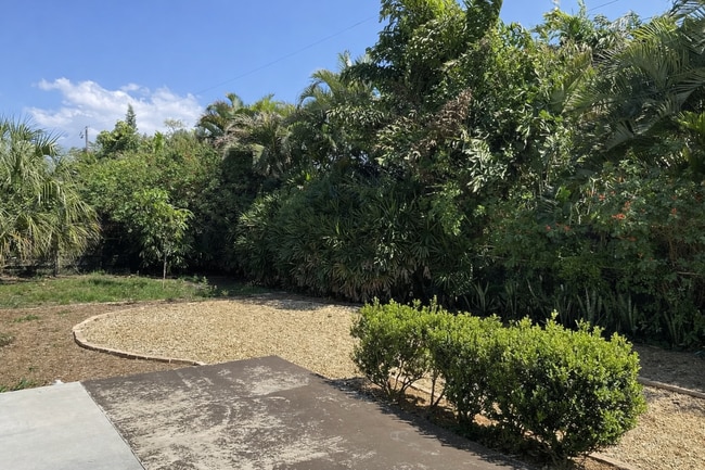 Photo - 2714 Grove St