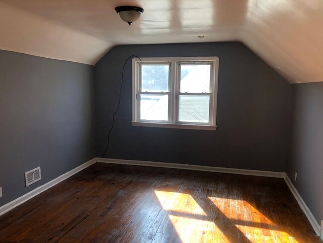 Photo - 3 BED 1 BATH IN BEAUTIFUL GARFIELD HEIGHTS!
