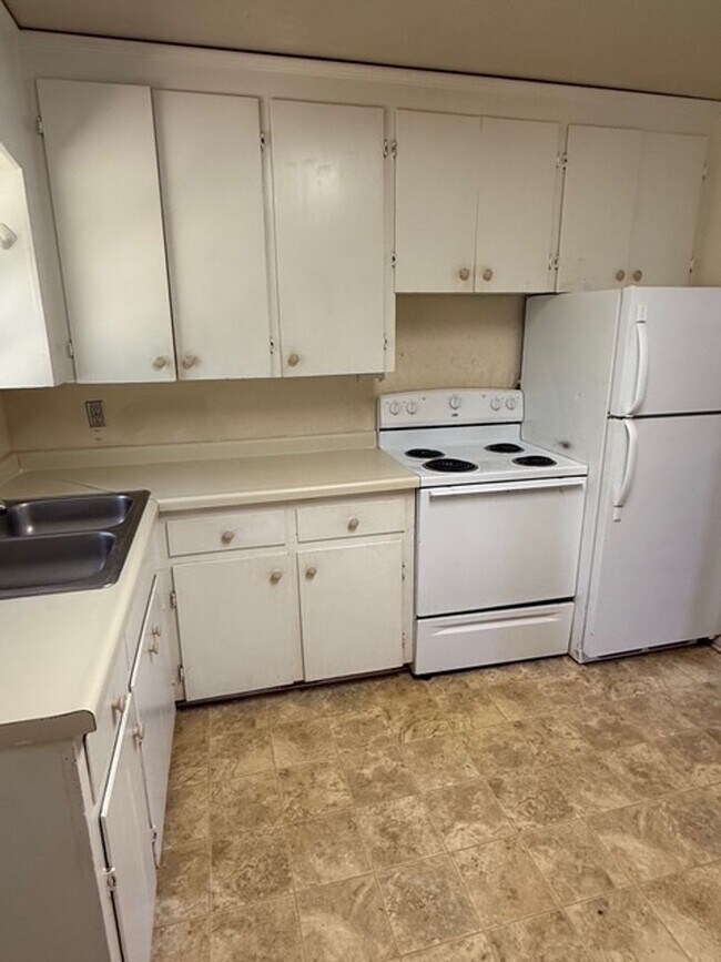 Photo - 10-12 Milledge Ct Unit MCourt 12