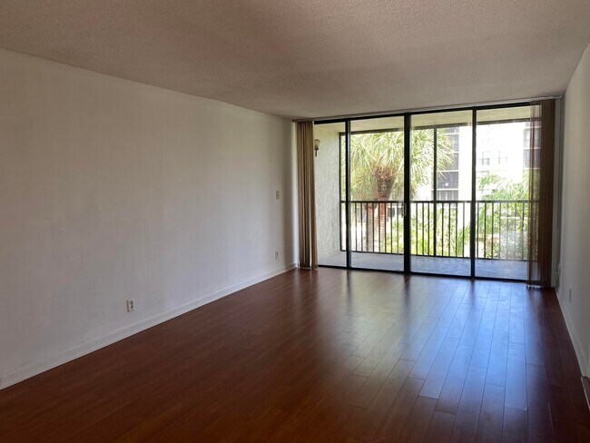 Photo - 11 Royal Palm Way Unit 304