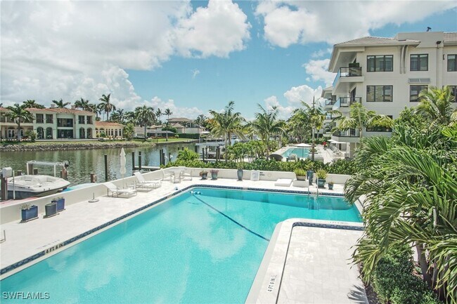 Building Photo - 1900 Gulf Shore Blvd N Unit 602