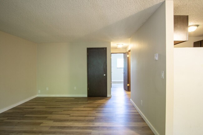 Photo - Top Floor 2-Bed in Multnomah Village Ready... Unidad 3930